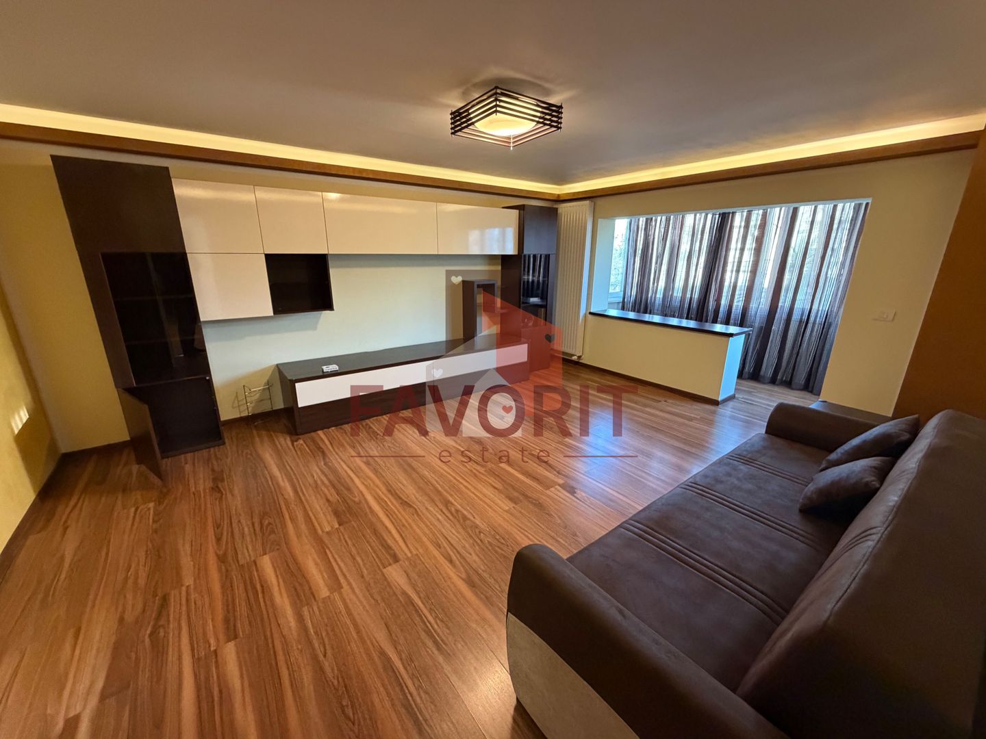 Etaj 2. Disponibil imediat. Garaj. Pozitie excelenta - Poză 1