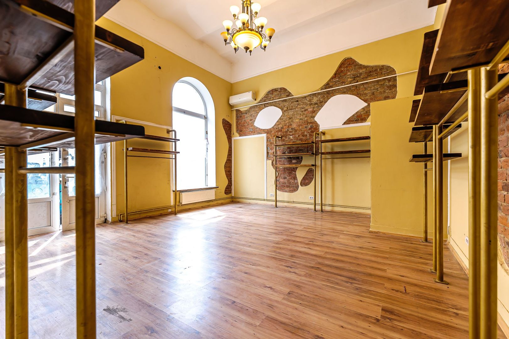 Spațiu comercial în Piața Catedralei - Poză 3