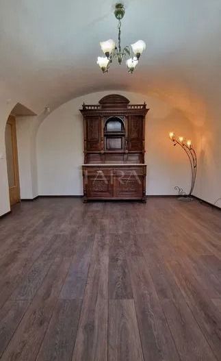 Apartament de vanzare cu 3 camere in Gruia - Poză 2