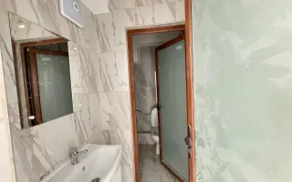 Spatii comerciale moderne de inchiriat, in cladire recent renovata - Poză 17