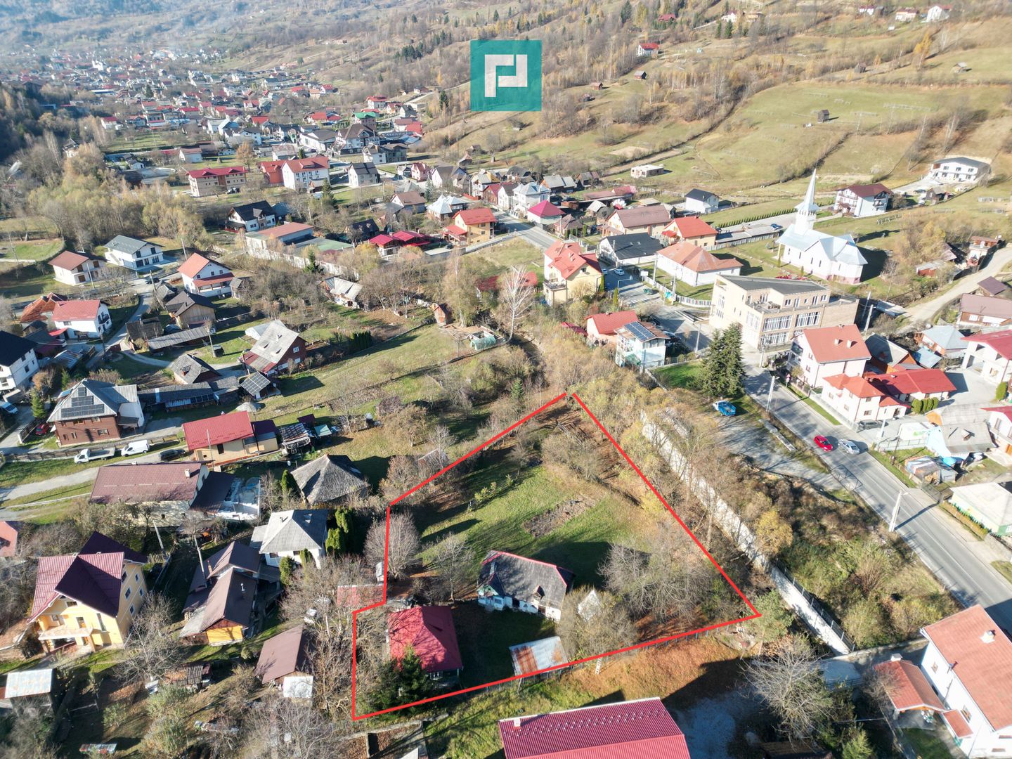 Casă de lemn, cu teren în Borșa - Poză 15