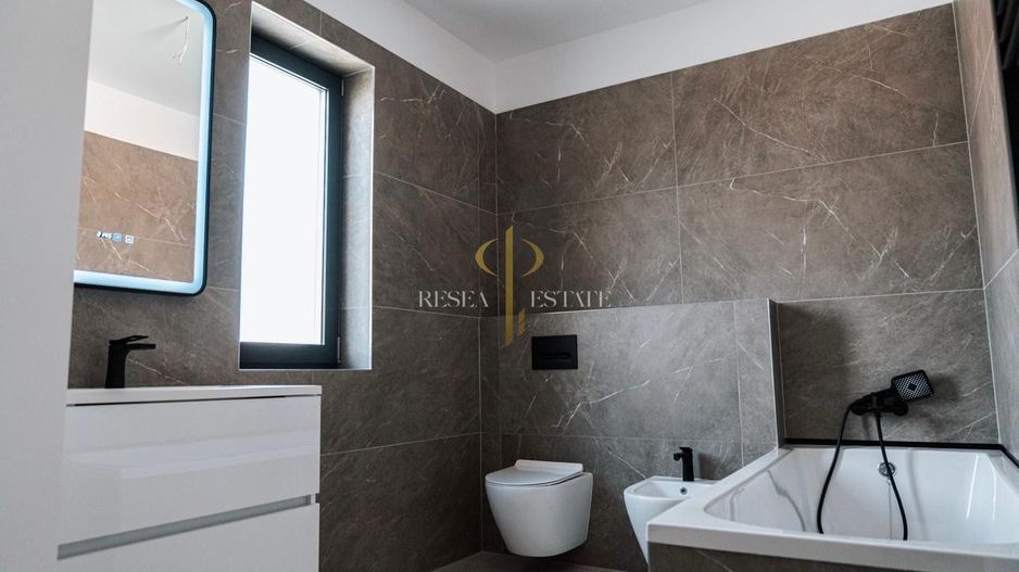 Casa individuală -4 camere - Giroc - Poză 10