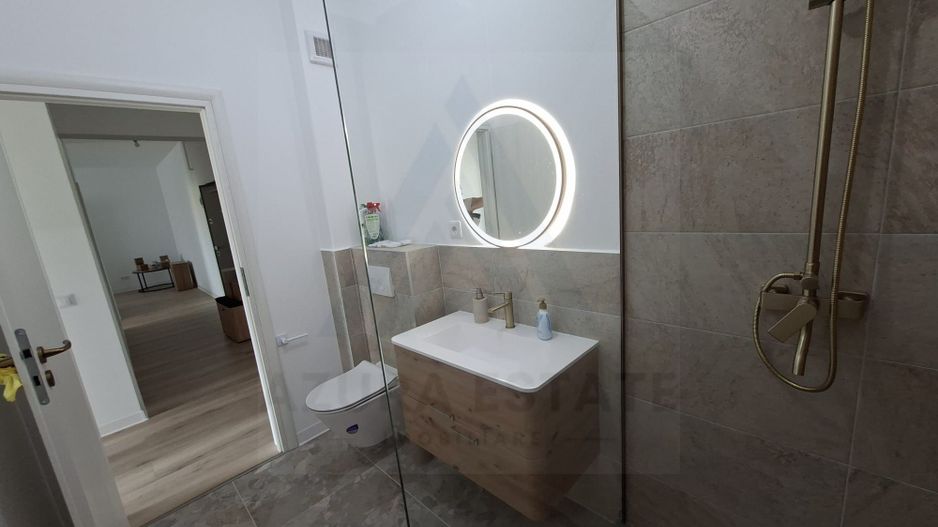 Apartament lux prima inchiriere 3 camere 76mp utili si boxa Selimbar - Poză 9