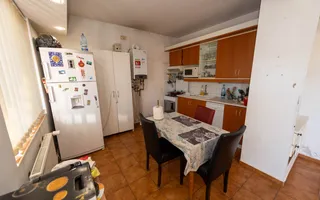 Casa cu 4 camere de vanzare Domnesti - Poză 12