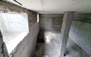 Casă tip vilă cu teren 2426 mp în Matca – oportunitate la 115.000 € - Poză 9