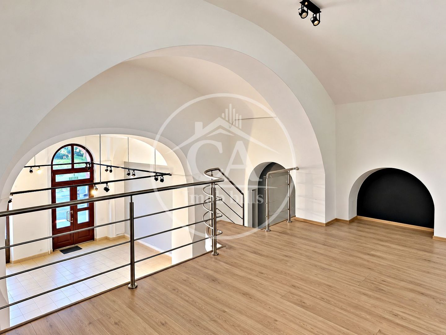 Spatiu comercial ultracentral de închiriat  Oradea - Poză 4
