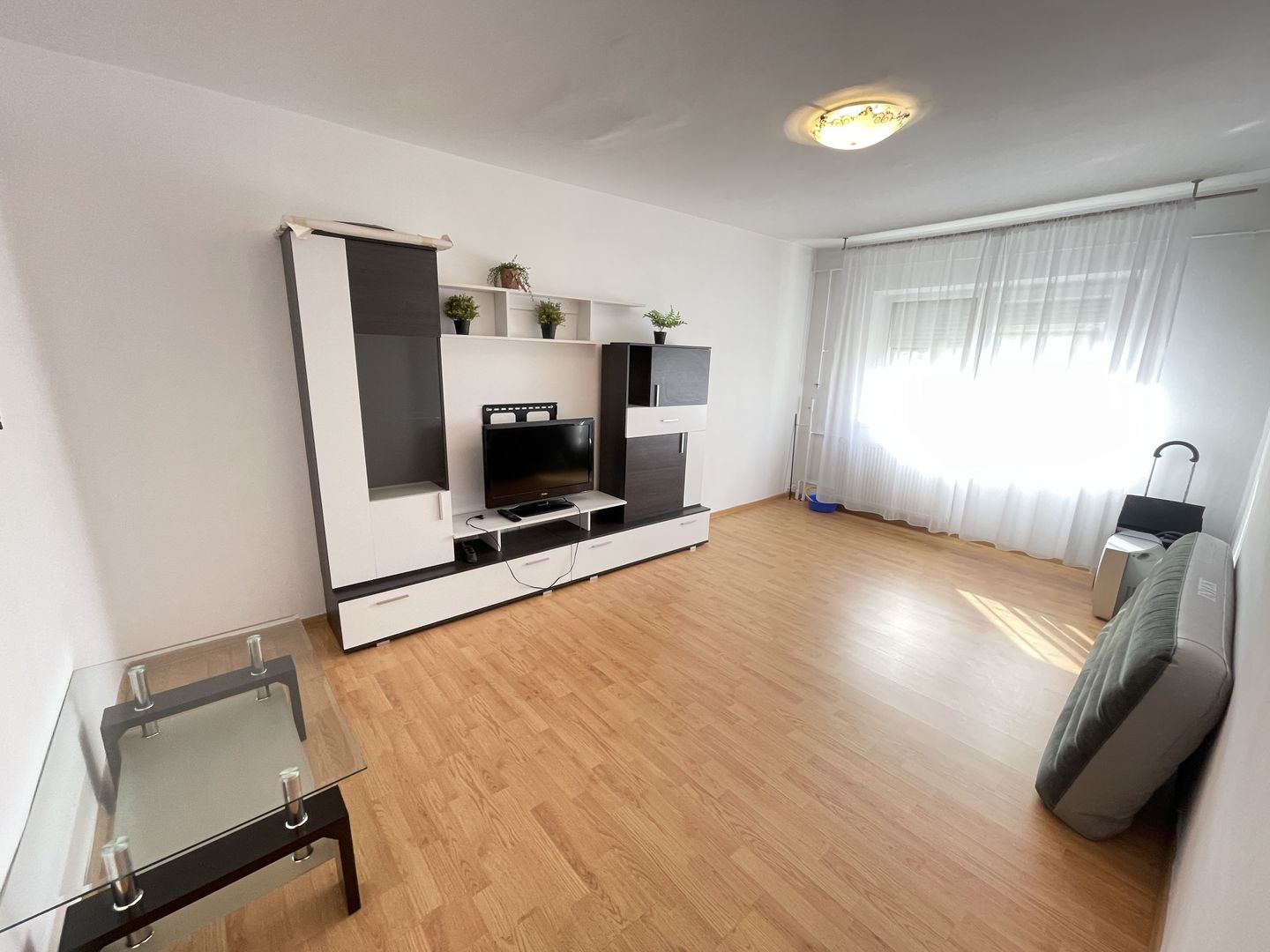 Lipovei | 3 camere | Decomandat | Mobilat-Utilat | Acoperiș - Poză 1