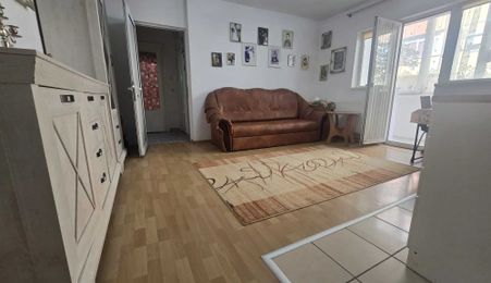 Apartament 2 dormitoare, living + bucataria, Cetate, Sc. nr. 7