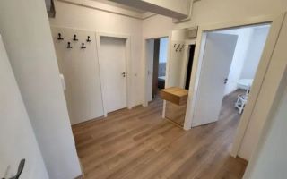 De vanzare apartament  cu 3 camere, Complex Crizantema, etaj 5, 135.000 E - Poză 3