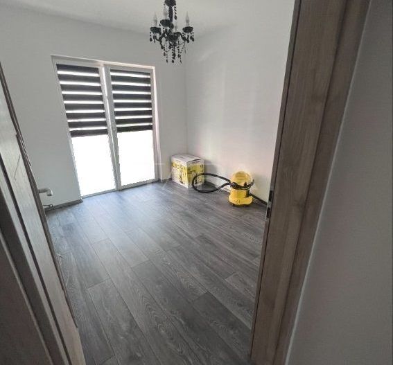 Casă / Vilă cu 4 camere de vanzare in Floresti, zona Eroilor - Poză 4