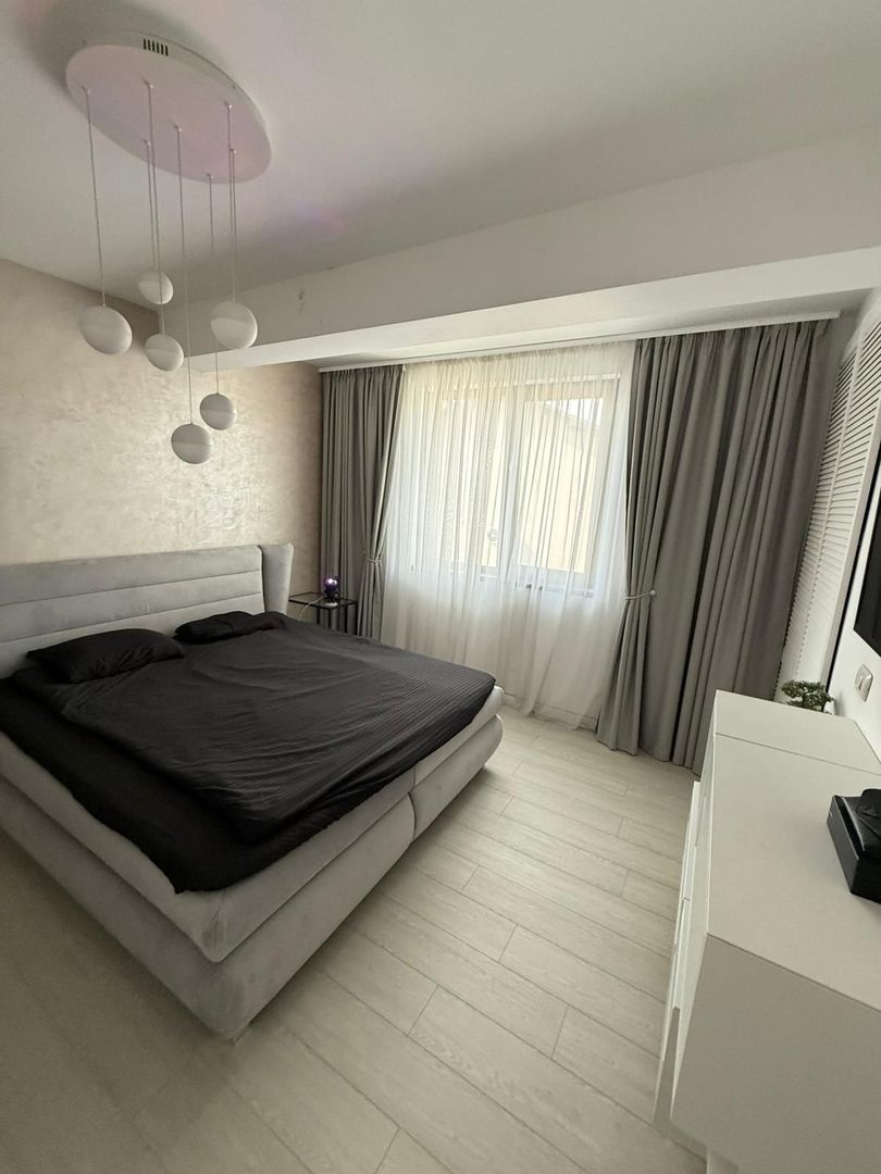 Piscină | Mobilată complet | Panouri solare | 3 băi și terasă închisă - Poză 17