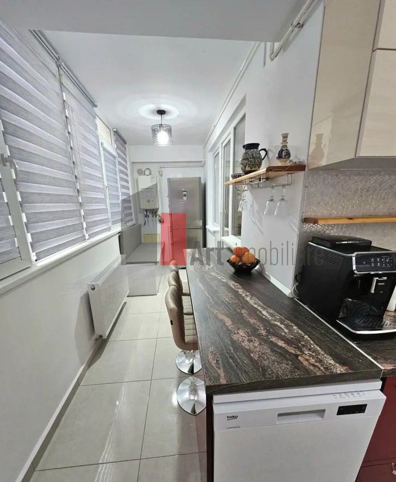 Vanzare apartament 3cam militari rezidence 72mp pret 110mii euro - Poză 8