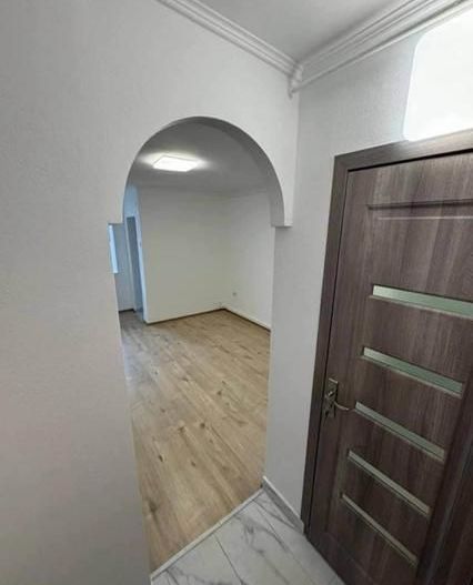 BRASADAS vinde garsoniera pe Ostrovului la etajul 4/4. - Poză 5