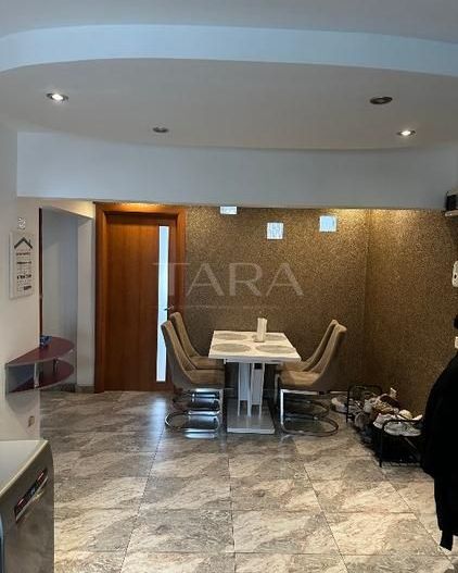 Apartament cu 3 camere, mobilat modern, 2 balcoane și parcare. - Poză 8