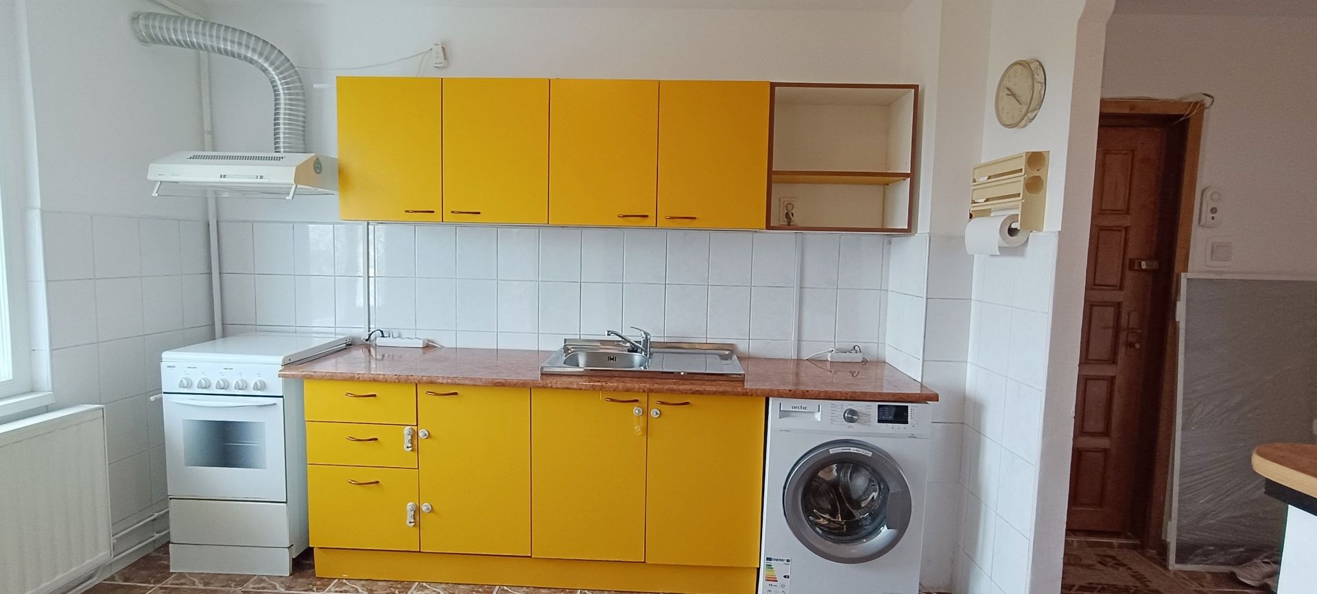 Apartament cu 2 camere decomandate, in cartierul Astra-Mercur - Poză 2