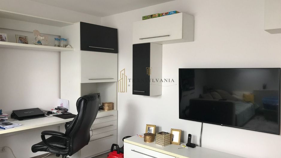 Apartament 3 camere, decomandat - Poză 2