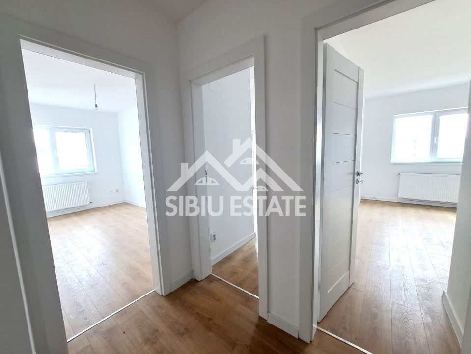 Apartament Sibiu 4 camere, 2 bai NOU lift si parcare - Poză 9
