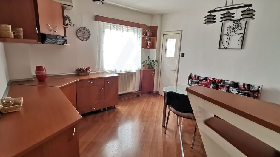 Apartament 4 camere 90 mp utili 2 băi 3 balcoane zona Ultracentrală - Poză 8