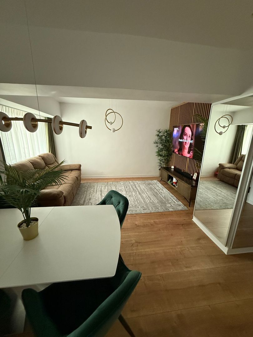 Vanzare Apartament 3 Camere Stradal Bulevardul Unirii - Poză 1