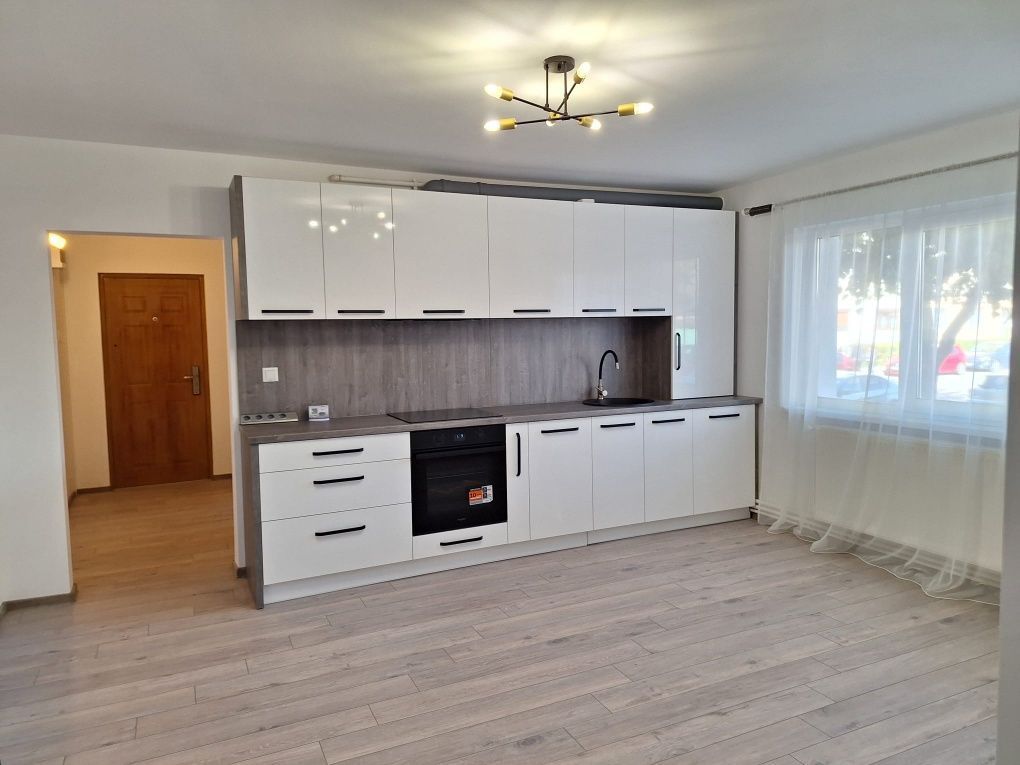 Vând apartament în micro 16 - Poză 1