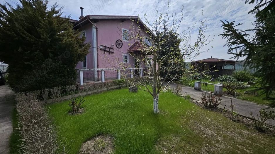 Casa in Comuna Nuci IF - Poză 1