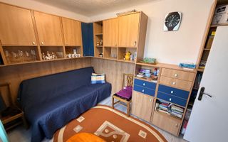 2 camere| curte comuna cu 3 apartamente| centrala proprie| zona aradului| - Poză 6
