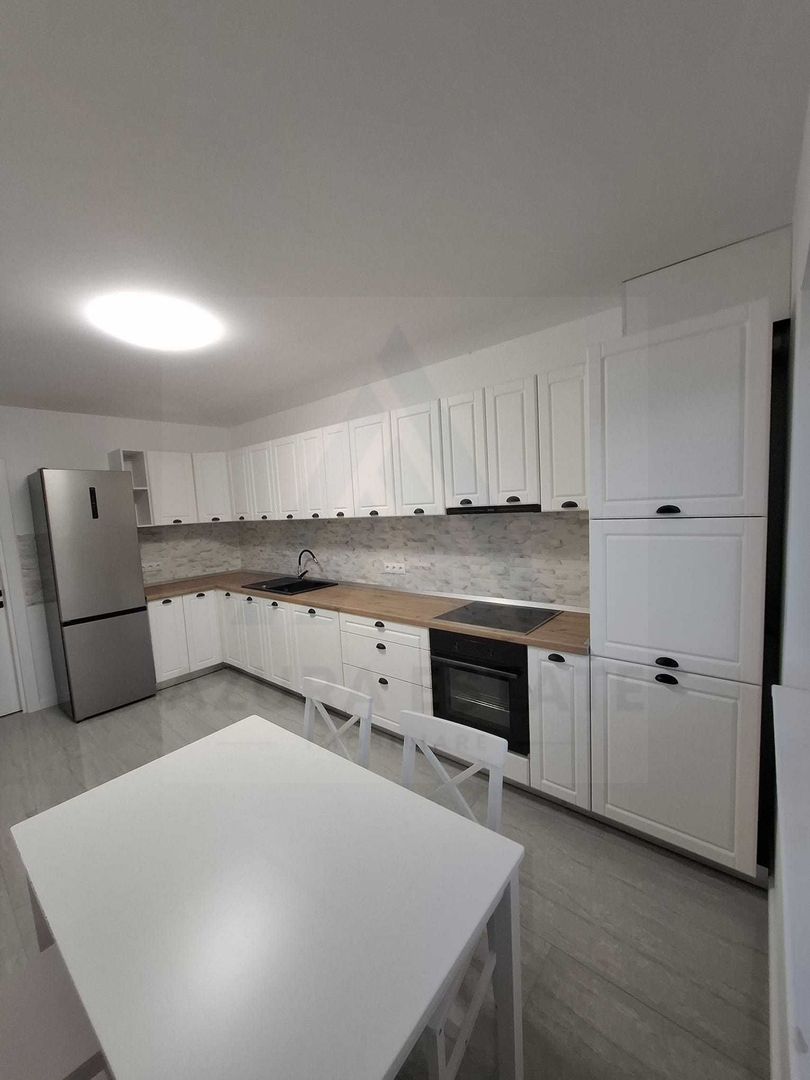 Casă premium prima inchiriere 4 camere 3 bai curte 100 mp Cisnadie - Poză 2