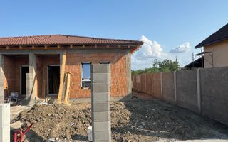 Sanmihaiu Roman,1/2 Duplex , Parter, 3 camere,o baie ,Terasa Acoperita - Poză 2