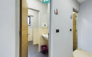 Spațiu comercial modern cu parcare proprie - Poză 20