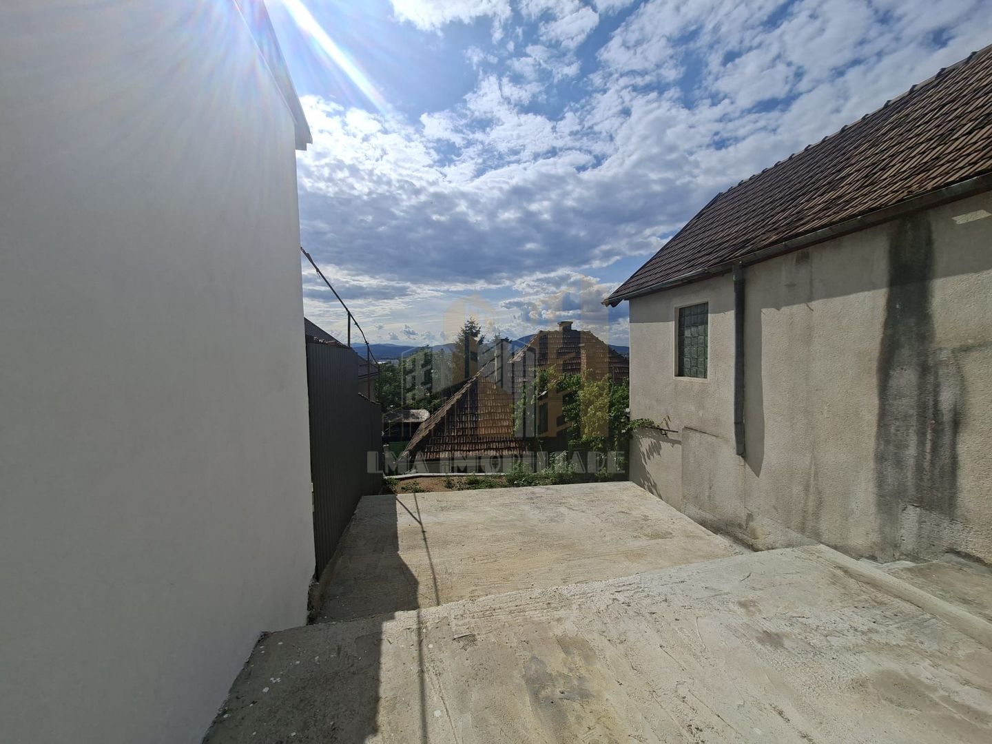 Apartament 2 camere semidecomandat Brasovul vechi - Poză 18