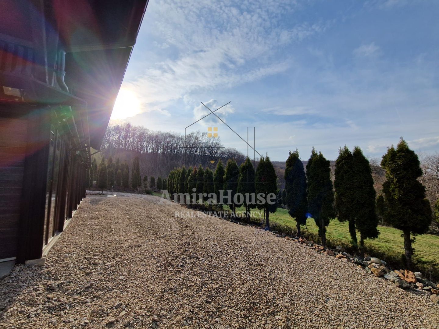 Casa din lemn D+P+M de 400 mp utili si teren 3.000 mp zona Faget - Poză 29