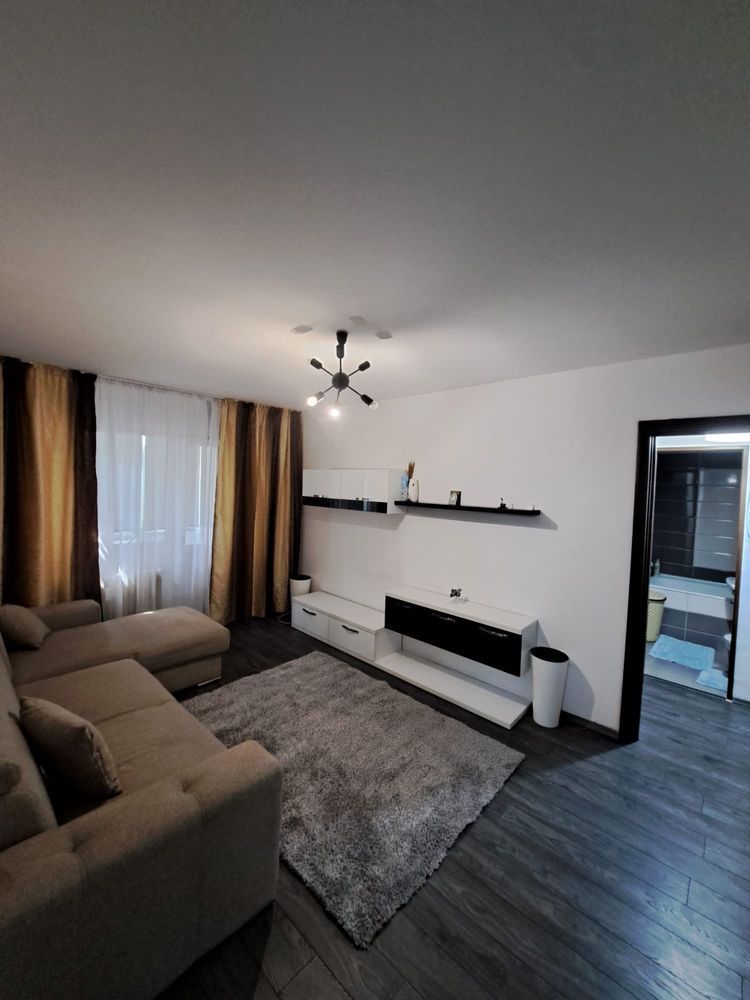Vand apartament 3 camere Craiova zona Mall Electoputere - Poză 1