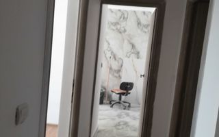 Apartament cu 3 camere vând an floresti - Poză 5
