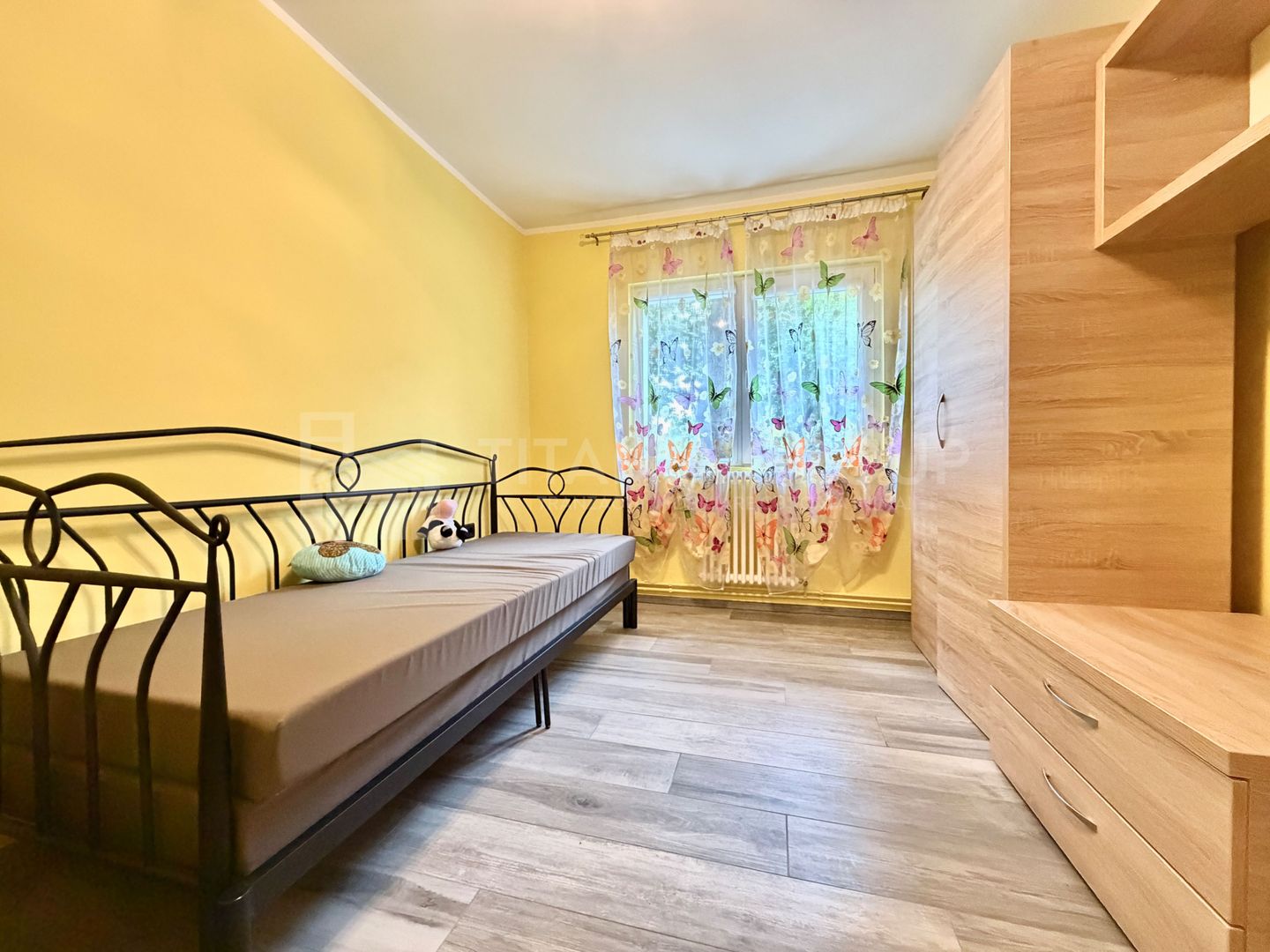Apartament cu 3 camere, 2 bai  - zona Tractorul - Poză 4