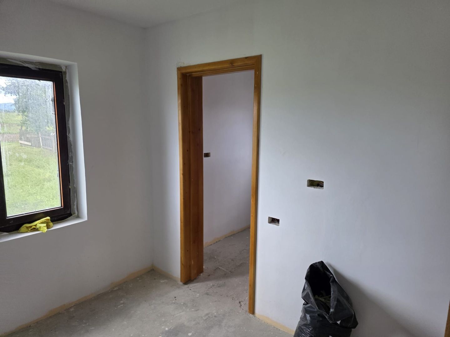 Casa la rosu Boroaia-Suceava - Poză 4