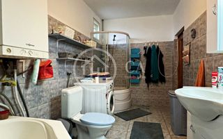 Casă de vânzare cu 4 camere si teren de 1000 mp in Salard, Bihor - Poză 18