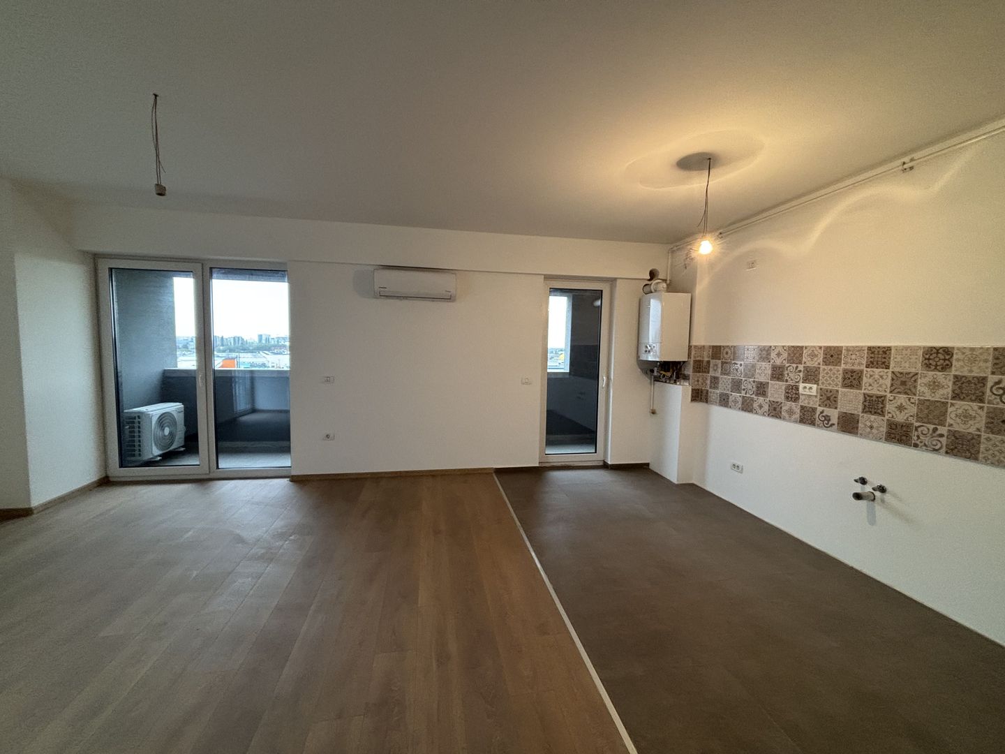 Apartament 3 camere în Imobil nou zona Aradului - Poză 1