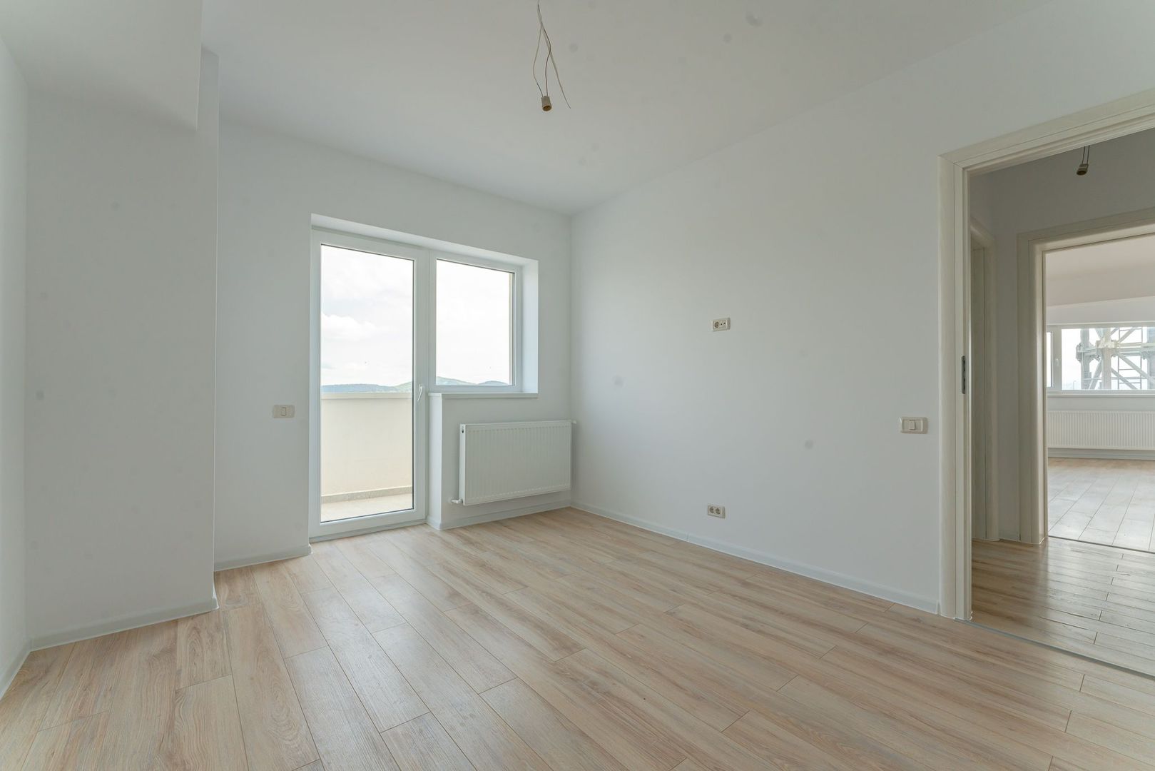 Apartament in bloc nou cu loc de parcare - Poză 6
