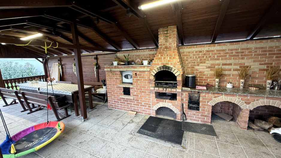 Proprietate impresionanta de vanzare cu mult teren in Santandrei - Poză 6