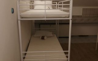 Etaj de inchiriat/ camere+ bai/bucatarie/spalatorie - Poză 14