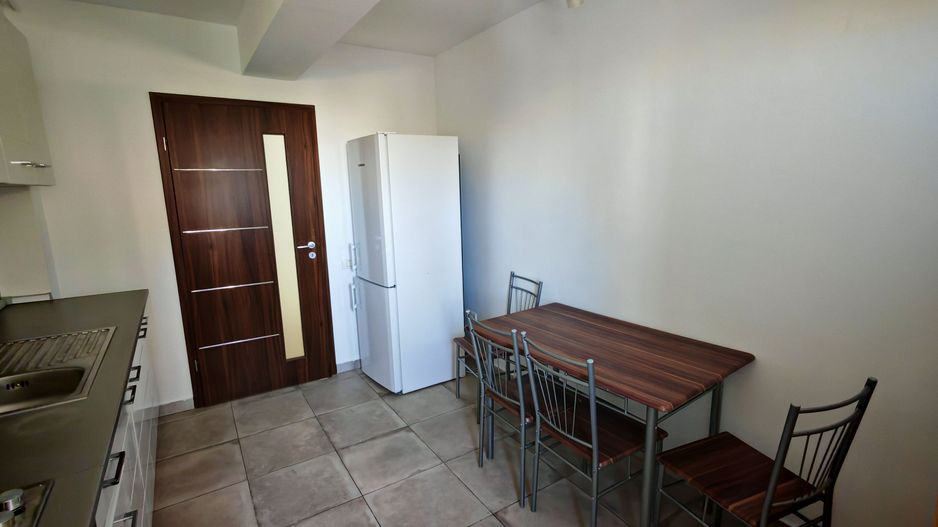 Apartament 2 camere,decomandat,bloc NOU,zona Judetean,mobilat,utilat - Poză 11