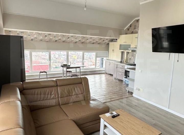 Vânzare, apartament, 3 camere , str. Alexandru cel bun, Hîncesti. - Poză 1