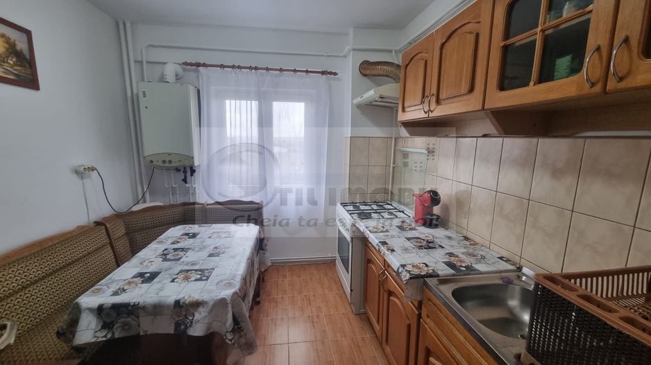 Ap. 3 camere decomandat, etaj intermediar, renovat si mobilat ! - Poză 4