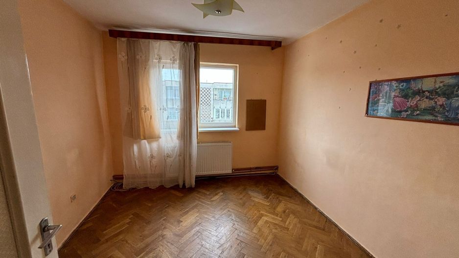 APARTAMENT CU 4 CAMERE ZONA DÂMBU CU 90mp - Poză 4