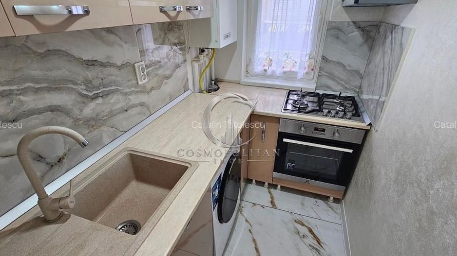 Apartament cu 2 camere ultracentral etaj 1 renovat mobilat utilat - Poză 2