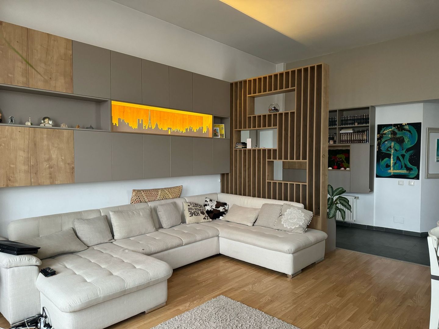 APARTAMENT SUBERB ZONA TITAN - Poză 1