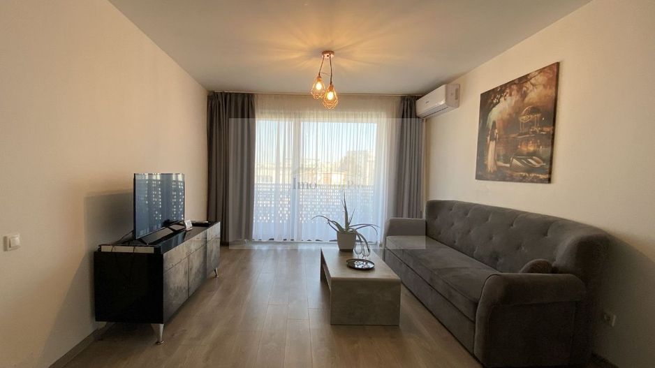 Închiriere apartament 3 camere - Poză 1