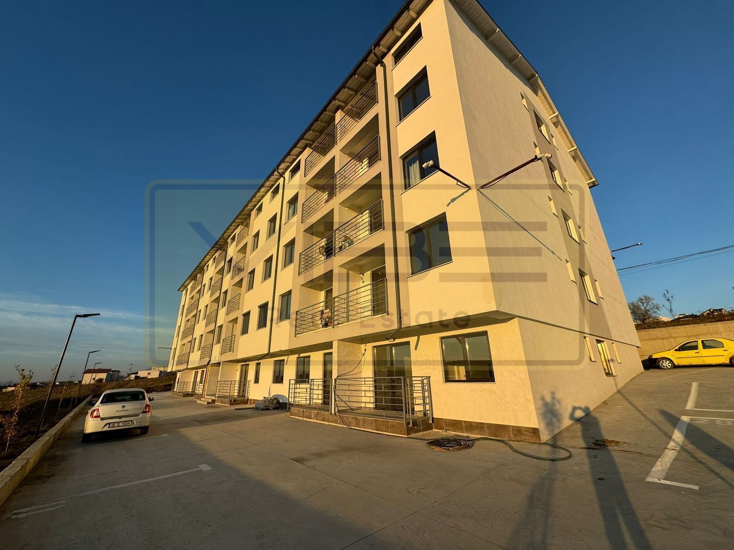 Apartament NOU 3 camere cu parcare Bucium Visani - Poză 11