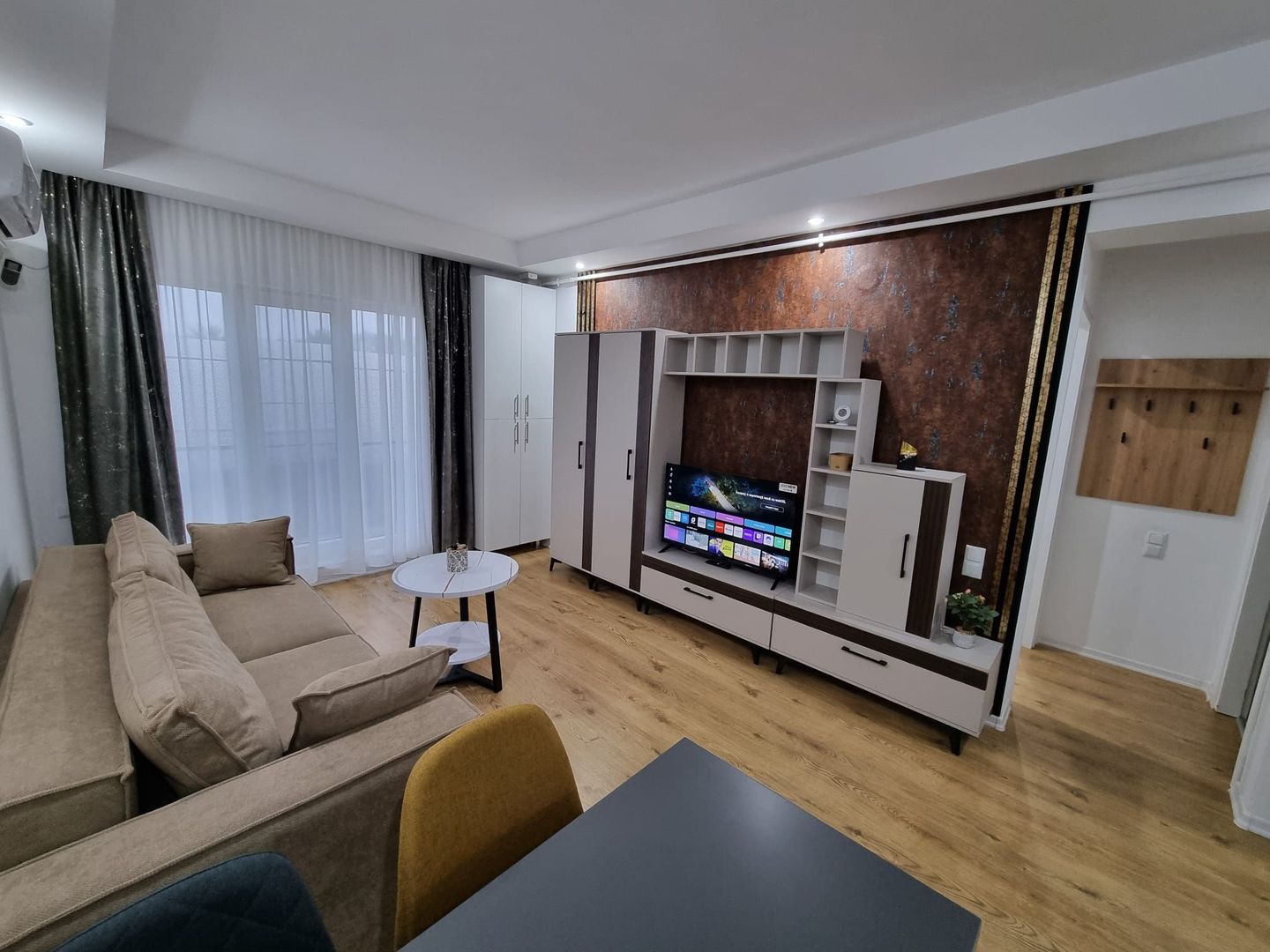 2 CAMERE +PARCARE IN COSMOPOLIS - Poză 2