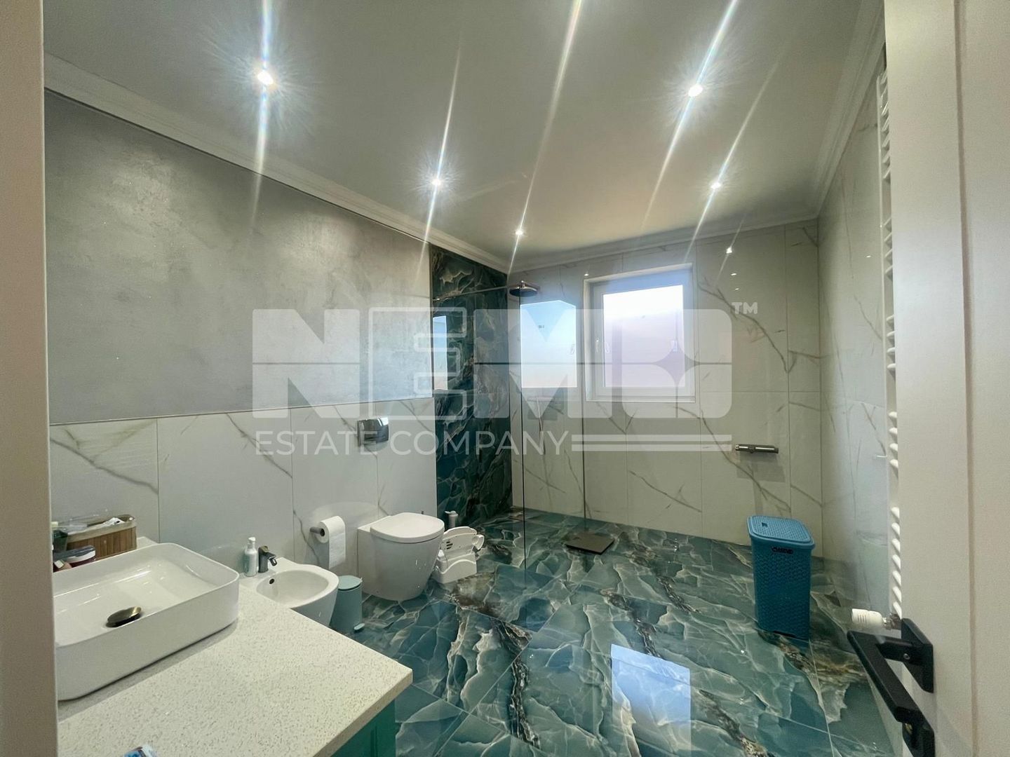 CASA MODERNA CU 4 CAMERE SI CURTE | 161 MP+48 MP ANEXA | VOLOVAT - Poză 20